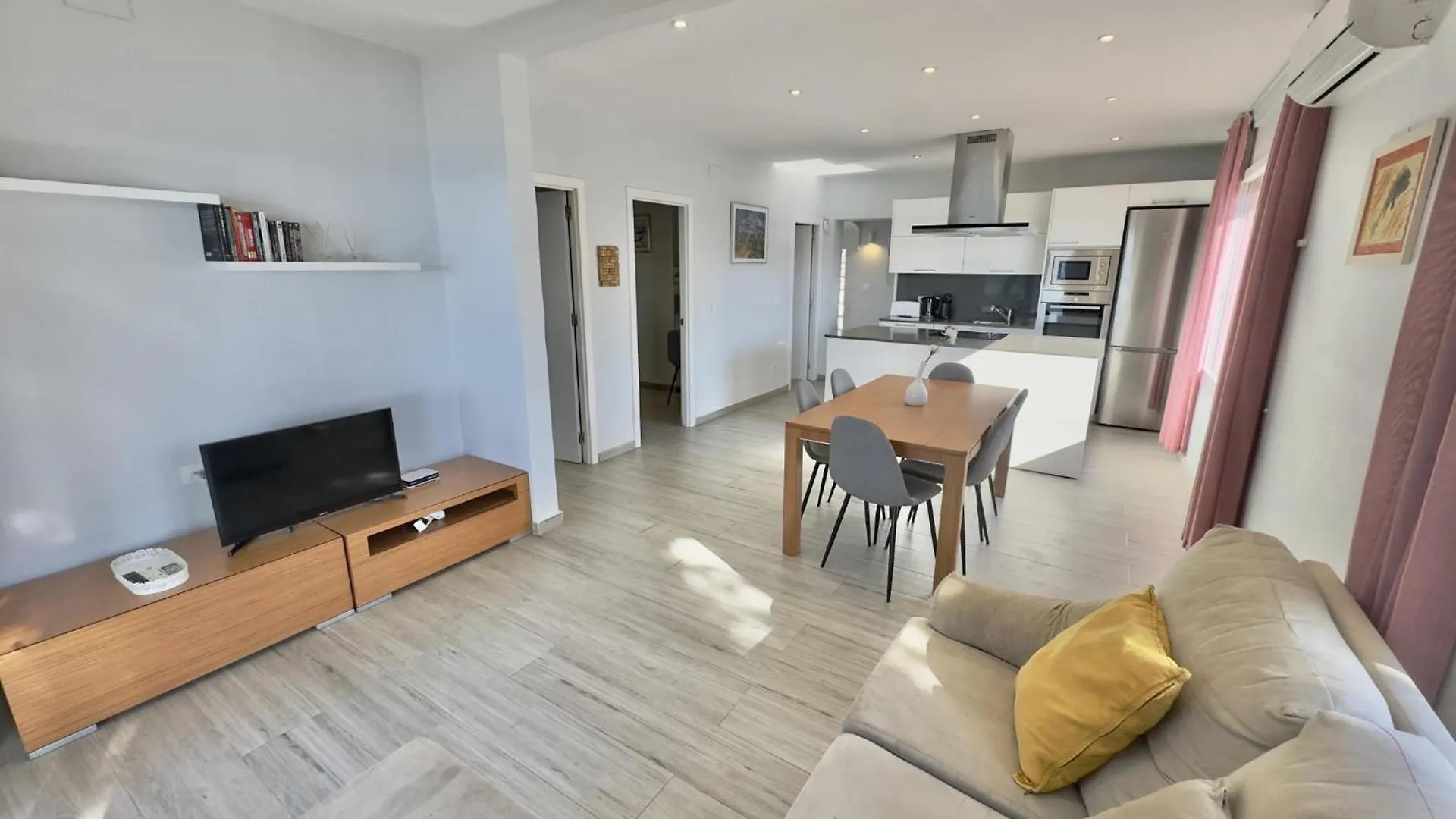 Almadrague Villa Ρόζες 0*,  Ισπανία